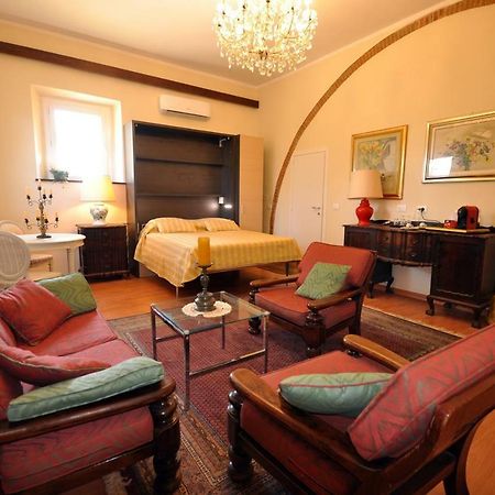 La Stanza Del Podere Isabella Hotel Сан Винченцо Екстериор снимка